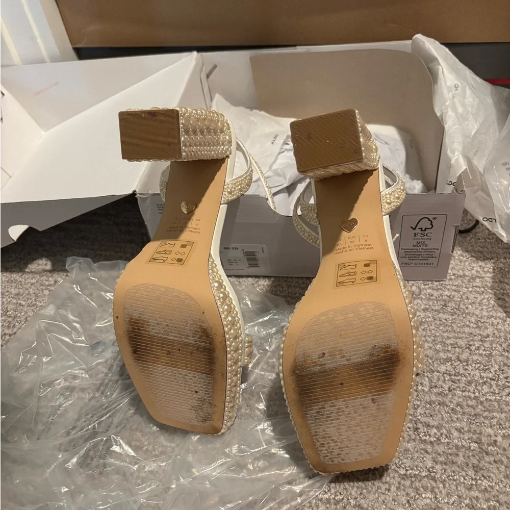 Aldo Lulu White Pearl Heels Pillow Walk size 8.5 - Picture 4 of 6